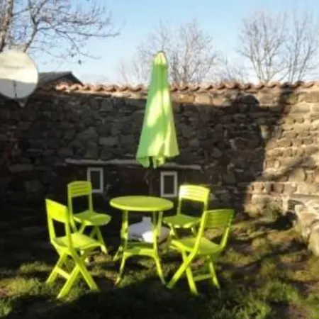 Maison De Charme En Campagne A Avec Jardin * Arlempdes