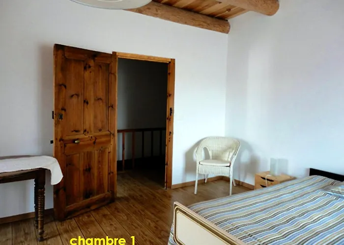 Maison De Charme En Campagne A Avec Jardin Dom wakacyjny Arlempdes